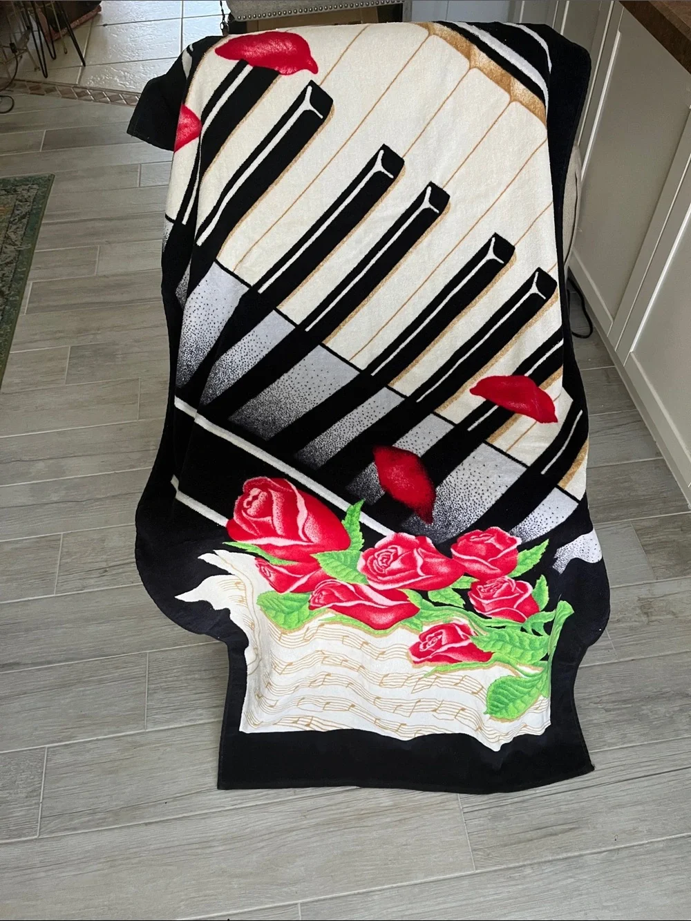 Vintage 80’s Hiltex red roses piano keys sheet music bath beach towel cotton